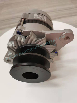 600-821-5620 600-821-5630 এক্সক্যাভেটর খুচরা যন্ত্রাংশ ইঞ্জিন 6D125 অল্টারনেটর