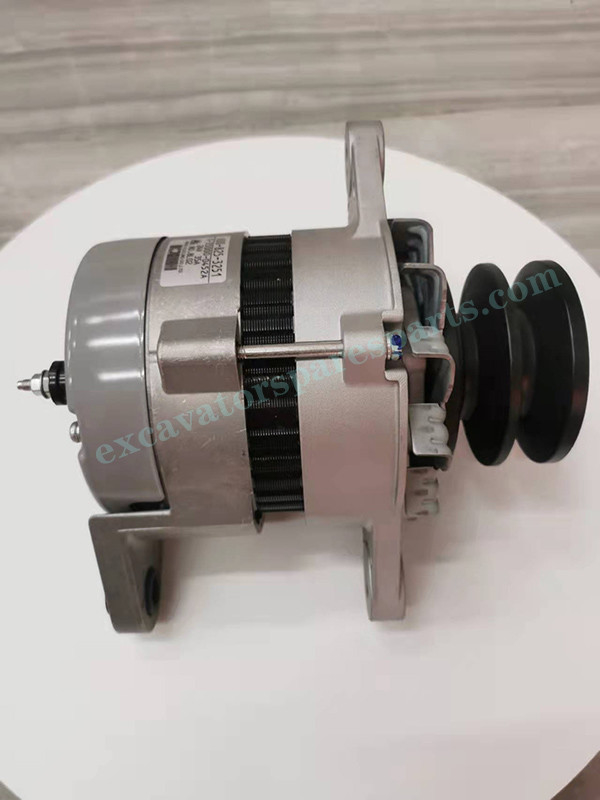600-821-5620 600-821-5630 এক্সক্যাভেটর খুচরা যন্ত্রাংশ ইঞ্জিন 6D125 অল্টারনেটর